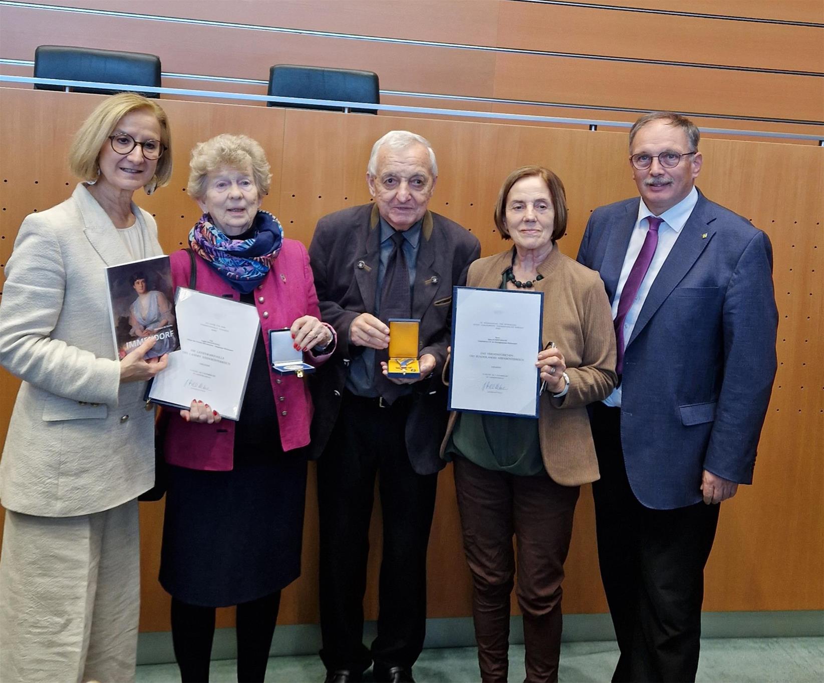 von links nach rechts Johanna Mikl-Leitner, Angela Freudenthal, Ignaz Schnötzinger, Christine Schnötzinger, Richard Hogl