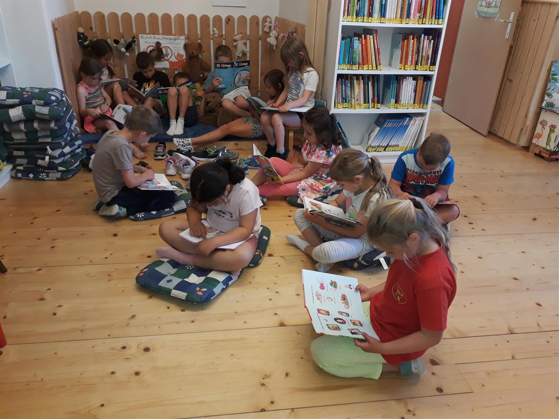 Schülerinnen und Schüler der Klasse 1b der Volksschule Wullersdorf