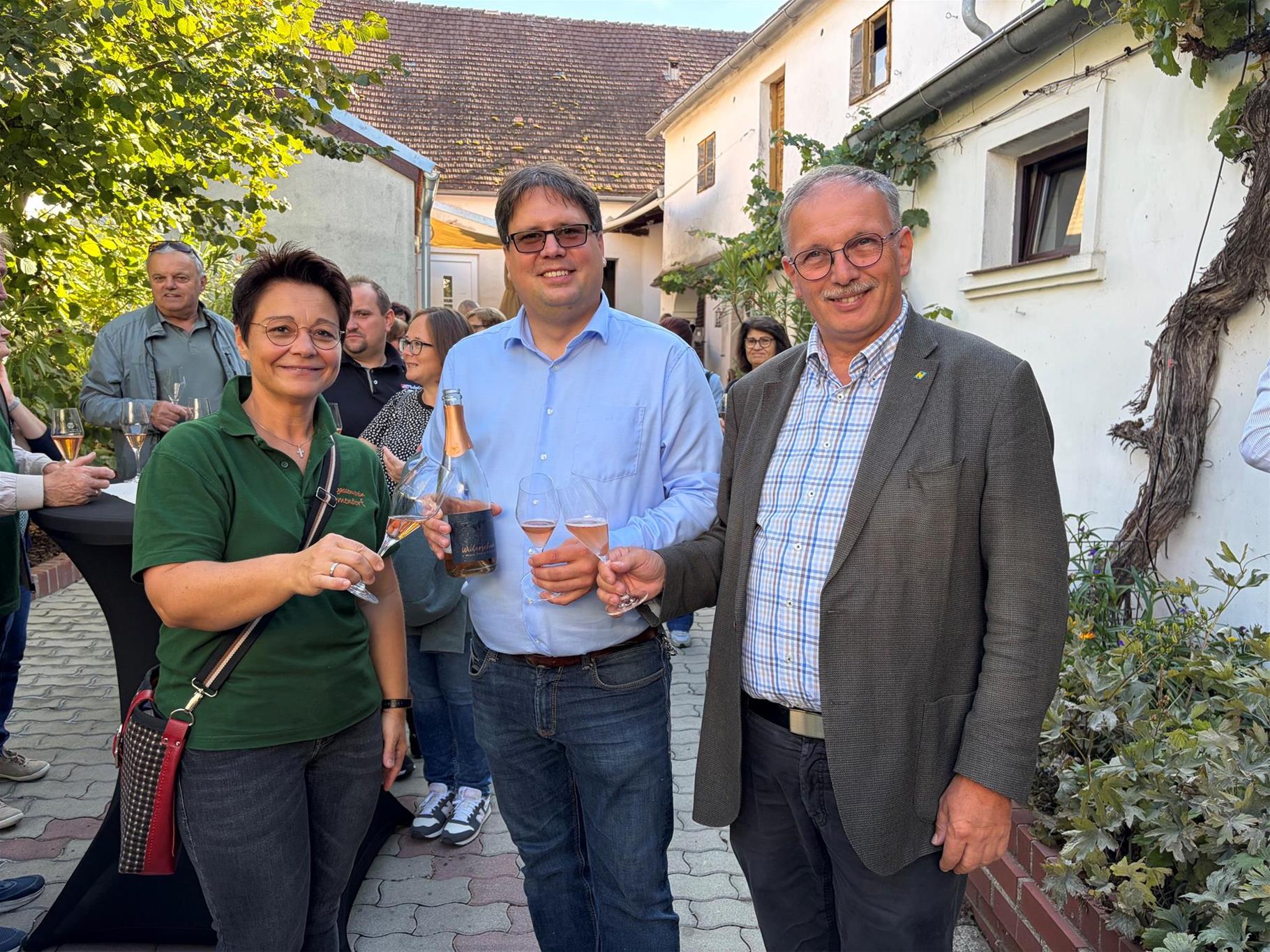 im Bild von links nach rechts Petra Thürr, Daniel Hugl, Richard Hogl